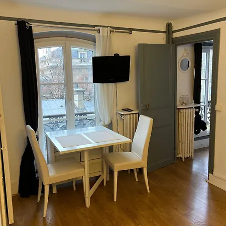 Proche Champs Elysee 8e Appartamento